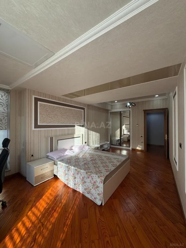 Kirayə verilir 5 otaqlı mənzil 320 m²