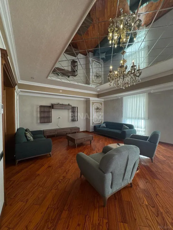 Kirayə verilir 5 otaqlı mənzil 320 m²