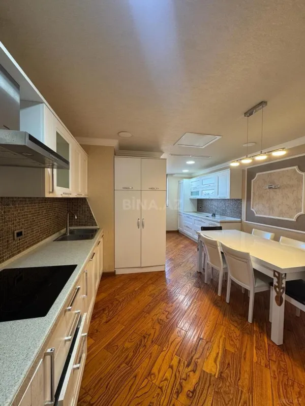 Kirayə verilir 5 otaqlı mənzil 320 m²