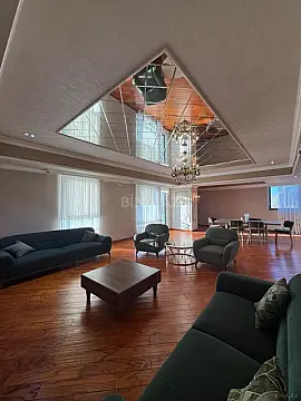 Kirayə verilir 5 otaqlı mənzil 320 m²