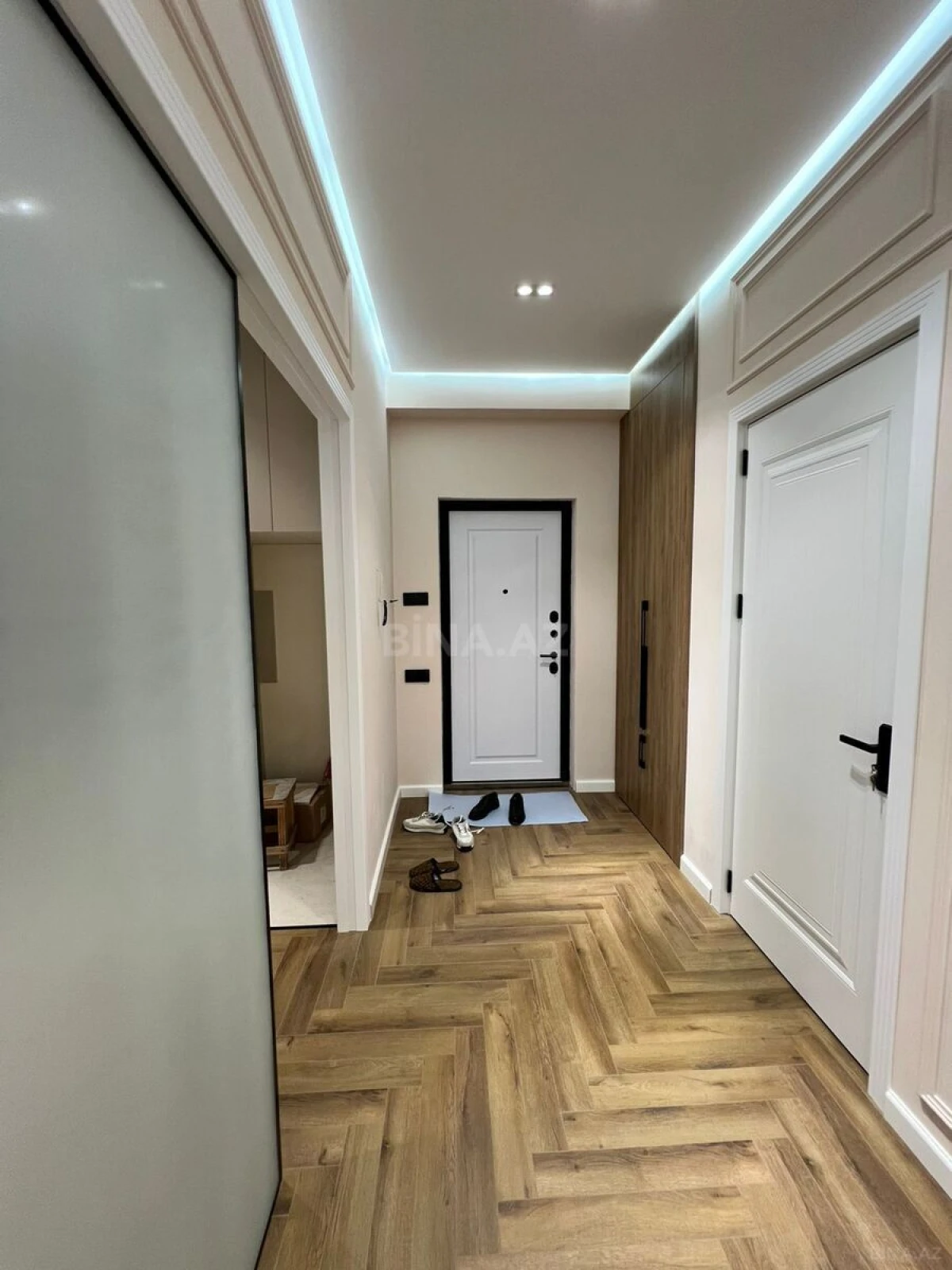 Satılır 2 otaqlı mənzil 74 m²