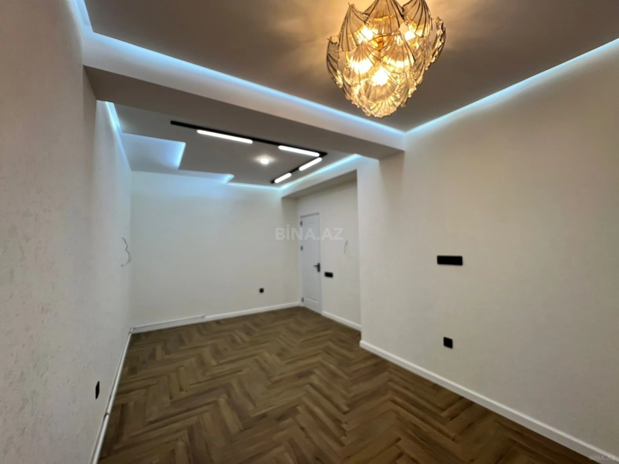 Satılır 2 otaqlı mənzil 74 m²