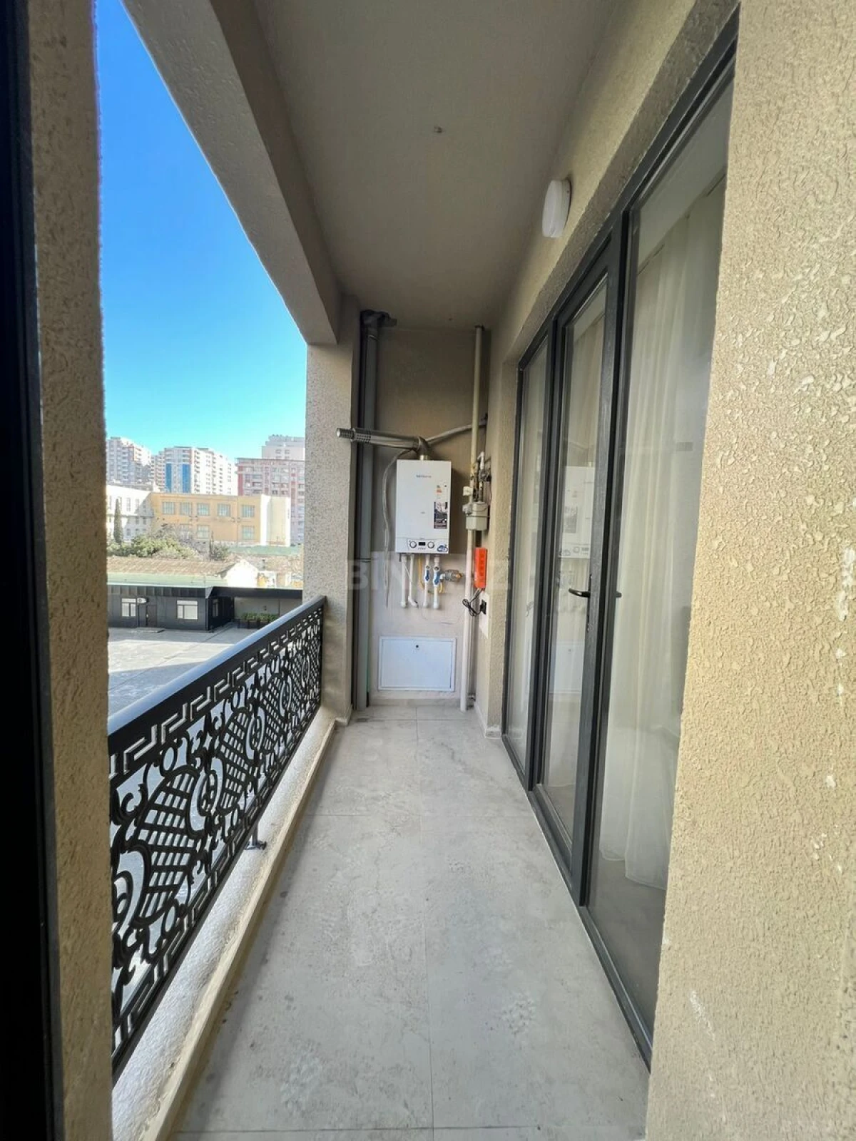 Satılır 2 otaqlı mənzil 74 m²