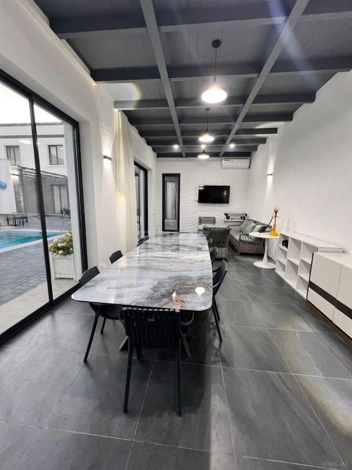 Satılır 5 otaqlı həyət evi 215 m²