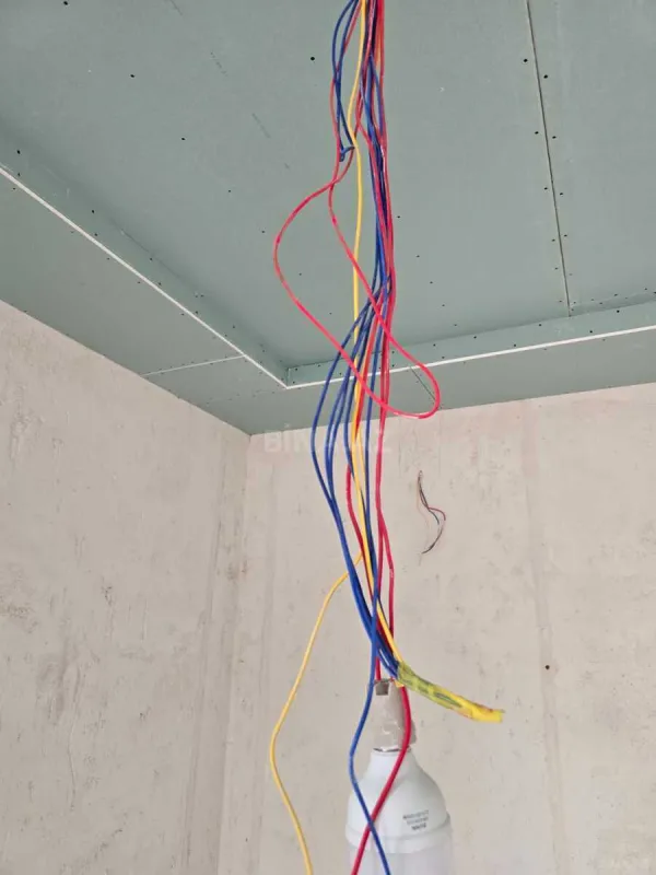 Satılır 5 otaqlı həyət evi 240 m²