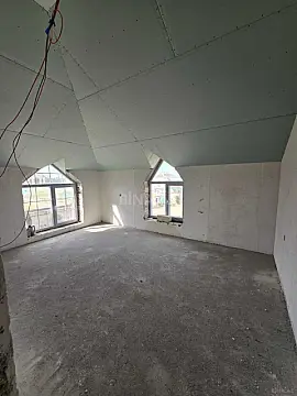 Satılır 5 otaqlı həyət evi 240 m²