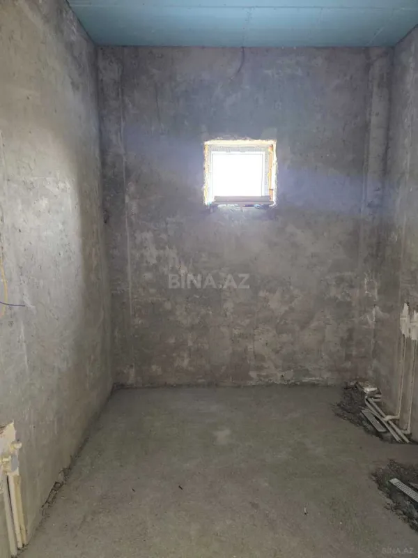 Satılır 5 otaqlı həyət evi 240 m²