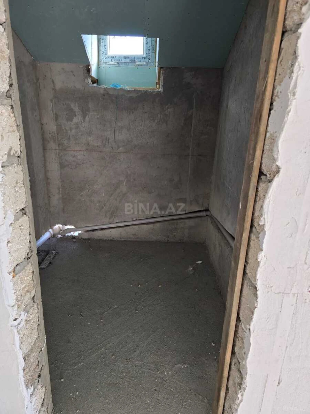 Satılır 5 otaqlı həyət evi 240 m²