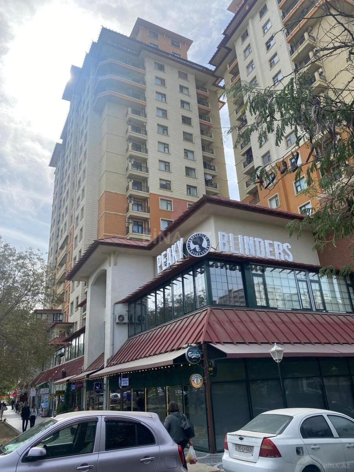 Kirayə verilir 2 otaqlı mənzil 73 m²