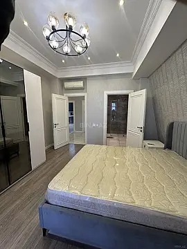 Kirayə verilir 3 otaqlı mənzil 136 m²
