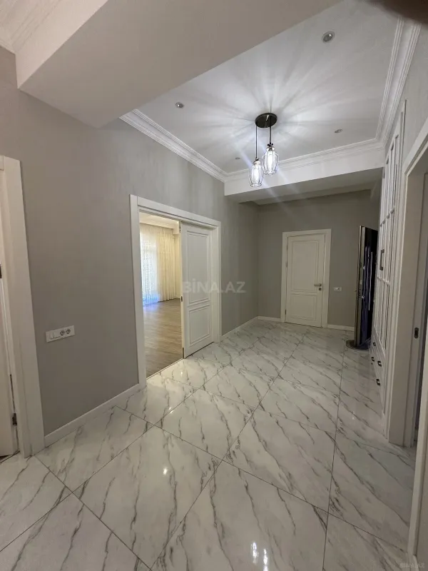 Kirayə verilir 3 otaqlı mənzil 136 m²