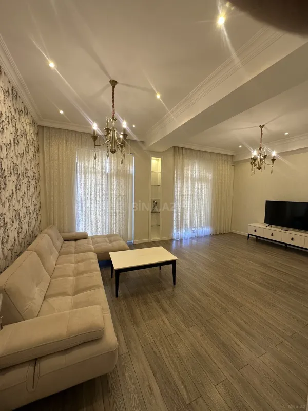 Kirayə verilir 3 otaqlı mənzil 136 m²