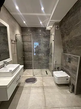 Kirayə verilir 3 otaqlı mənzil 136 m²