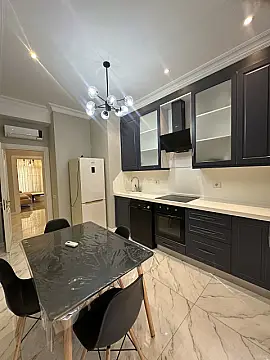 Kirayə verilir 3 otaqlı mənzil 136 m²