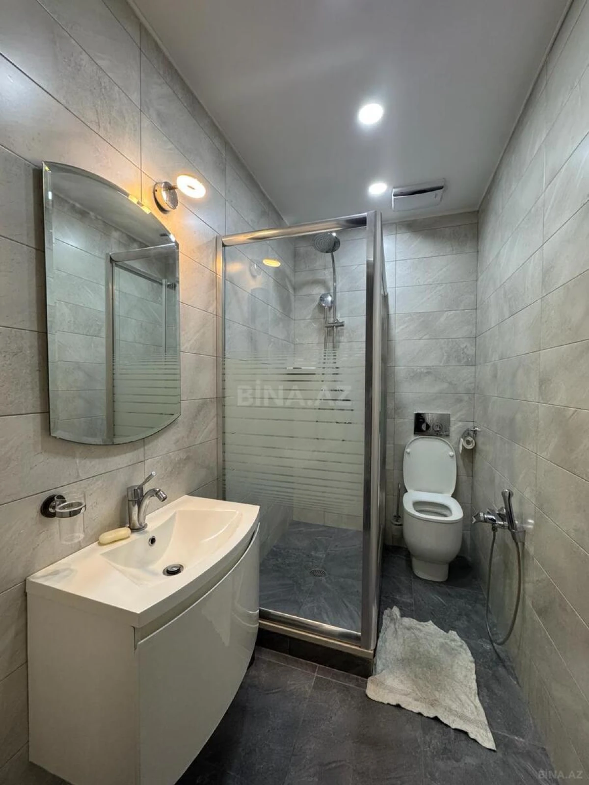 Kirayə verilir 3 otaqlı mənzil 120 m²