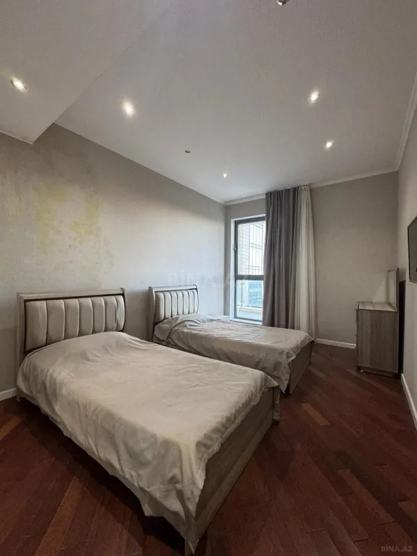 Kirayə verilir 3 otaqlı mənzil 120 m²