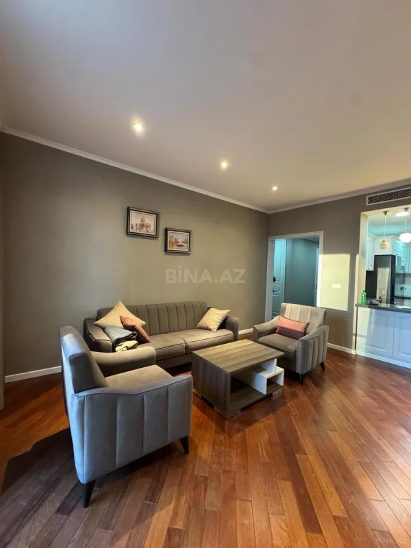 Kirayə verilir 3 otaqlı mənzil 120 m²