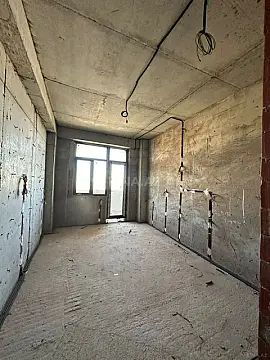 Satılır 4 otaqlı mənzil 172 m²