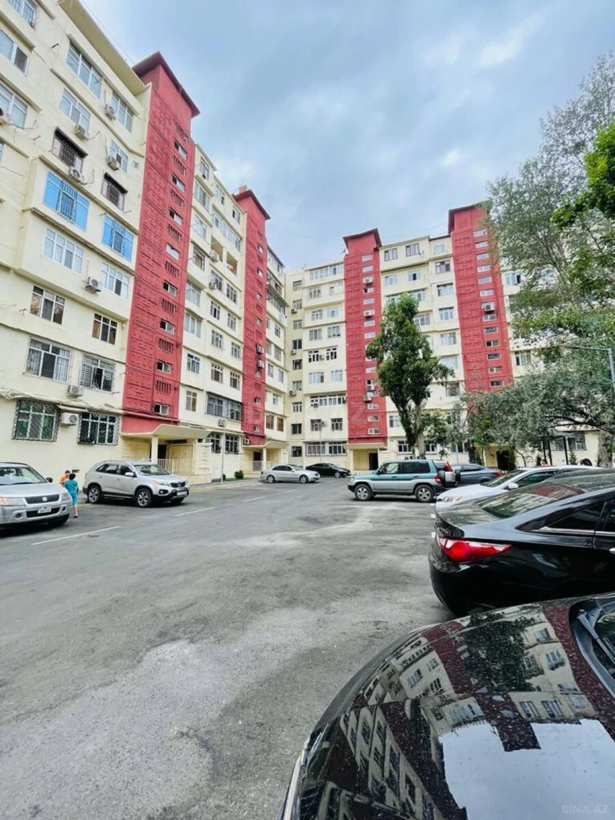 Satılır 4 otaqlı mənzil 110 m²