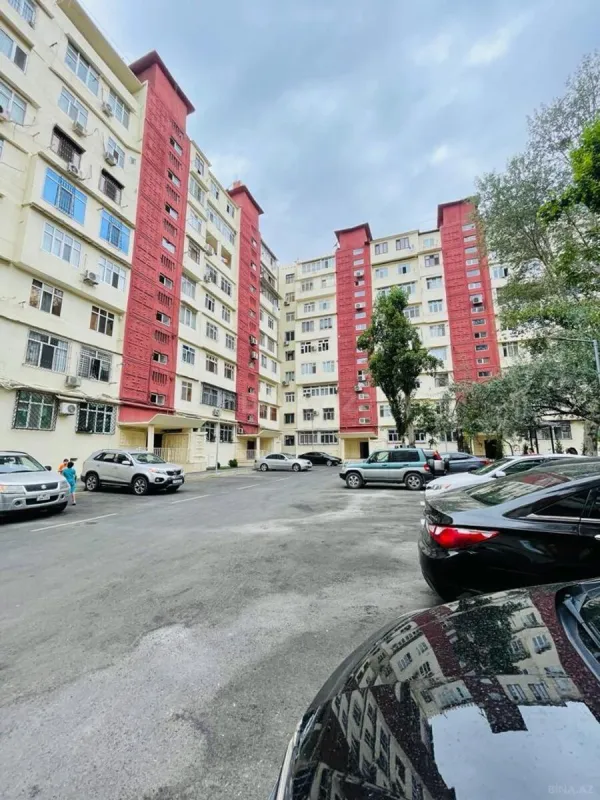 Satılır 4 otaqlı mənzil 110 m²