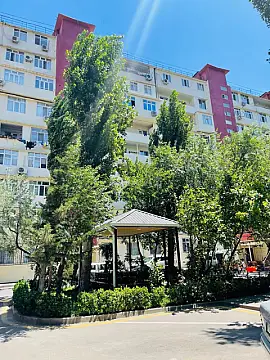 Satılır 4 otaqlı mənzil 110 m²