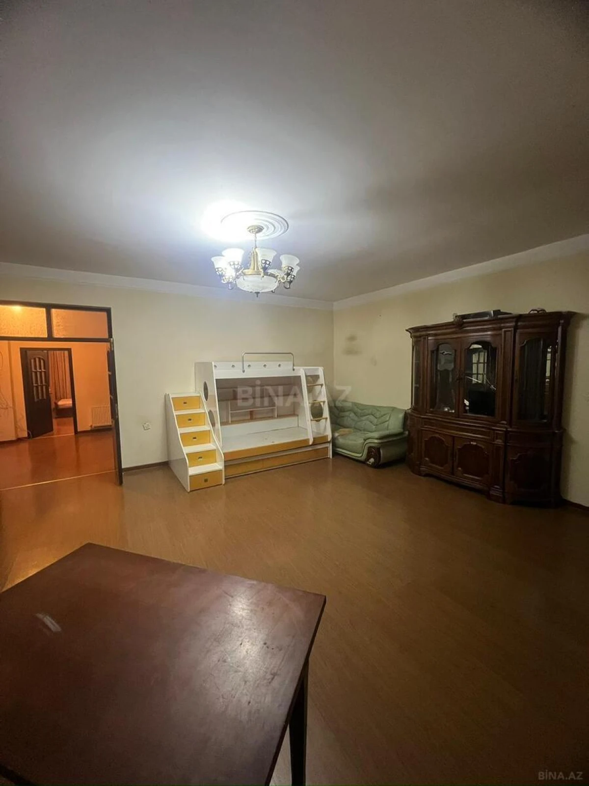 Kirayə verilir 3 otaqlı mənzil 130 m²