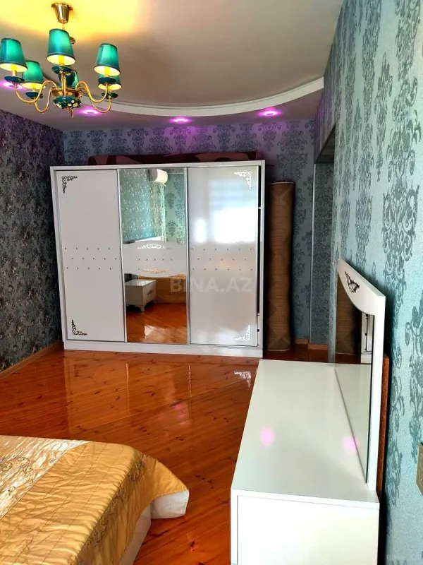 Kirayə verilir 2 otaqlı mənzil 83 m²