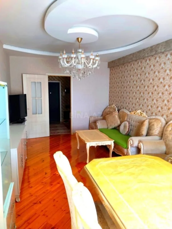 Kirayə verilir 2 otaqlı mənzil 83 m²