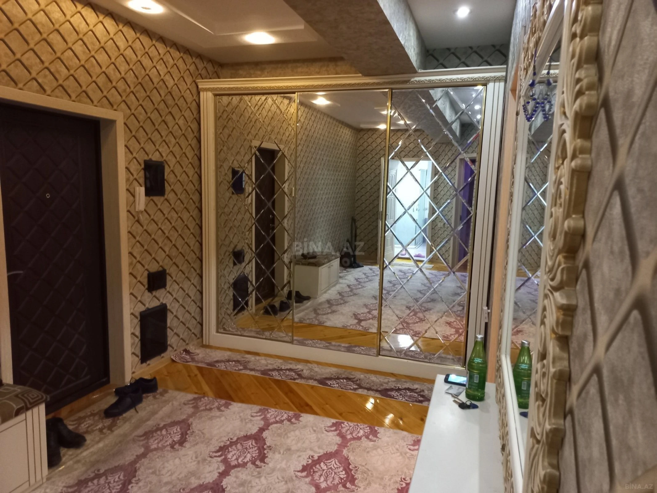 Kirayə verilir 2 otaqlı mənzil 83 m²