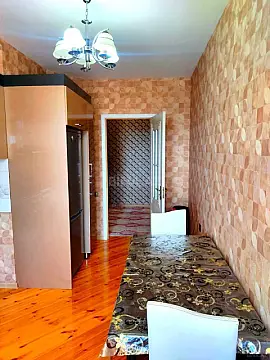 Kirayə verilir 2 otaqlı mənzil 83 m²