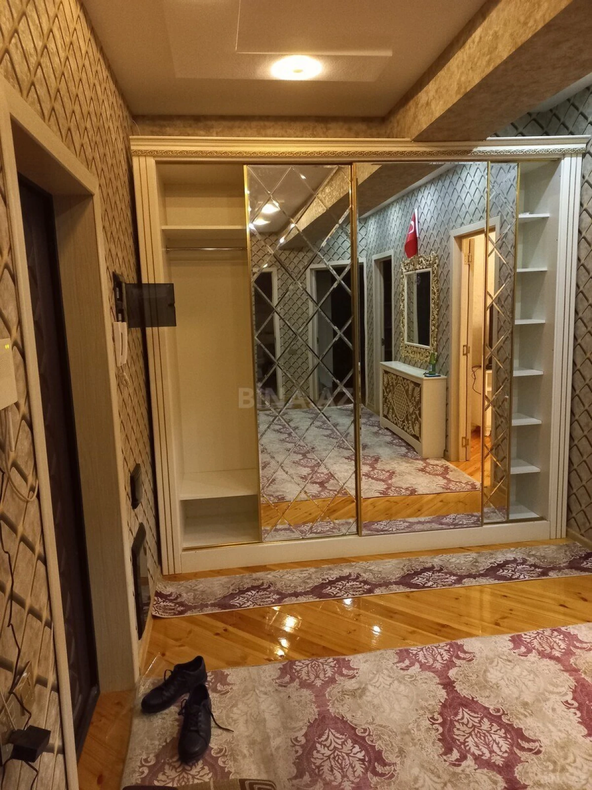 Kirayə verilir 2 otaqlı mənzil 83 m²