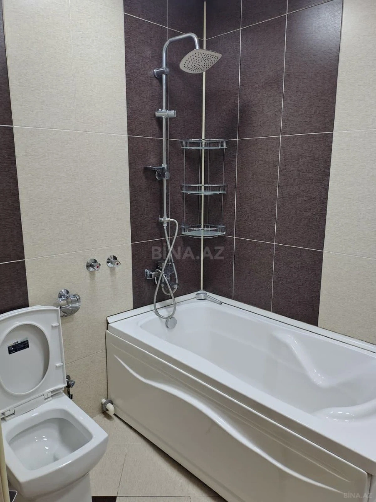 Kirayə verilir 2 otaqlı mənzil 81 m²