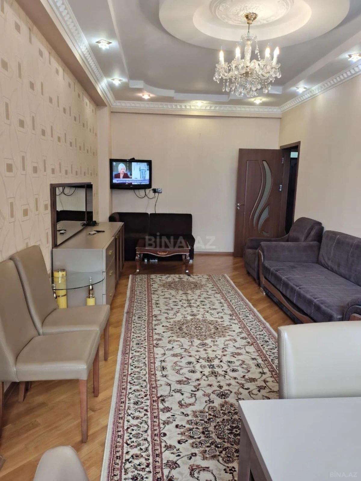 Kirayə verilir 2 otaqlı mənzil 81 m²
