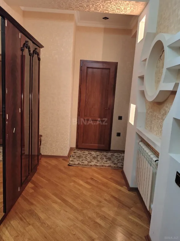 Kirayə verilir 2 otaqlı mənzil 81 m²