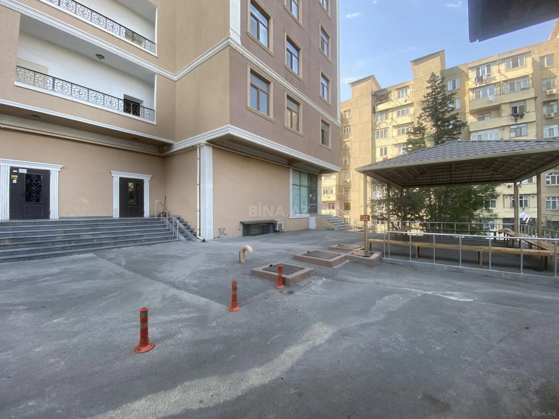 Satılır 3 otaqlı mənzil 153 m²