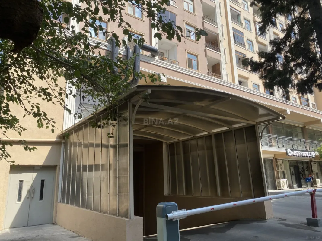 Satılır 3 otaqlı mənzil 153 m²