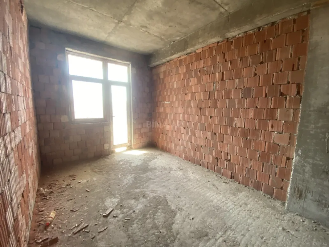 Satılır 3 otaqlı mənzil 153 m²