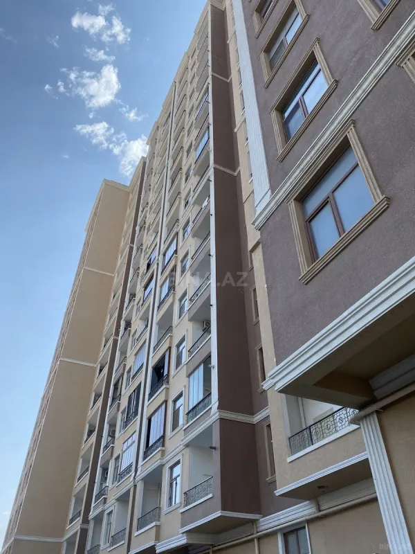 Satılır 3 otaqlı mənzil 153 m²