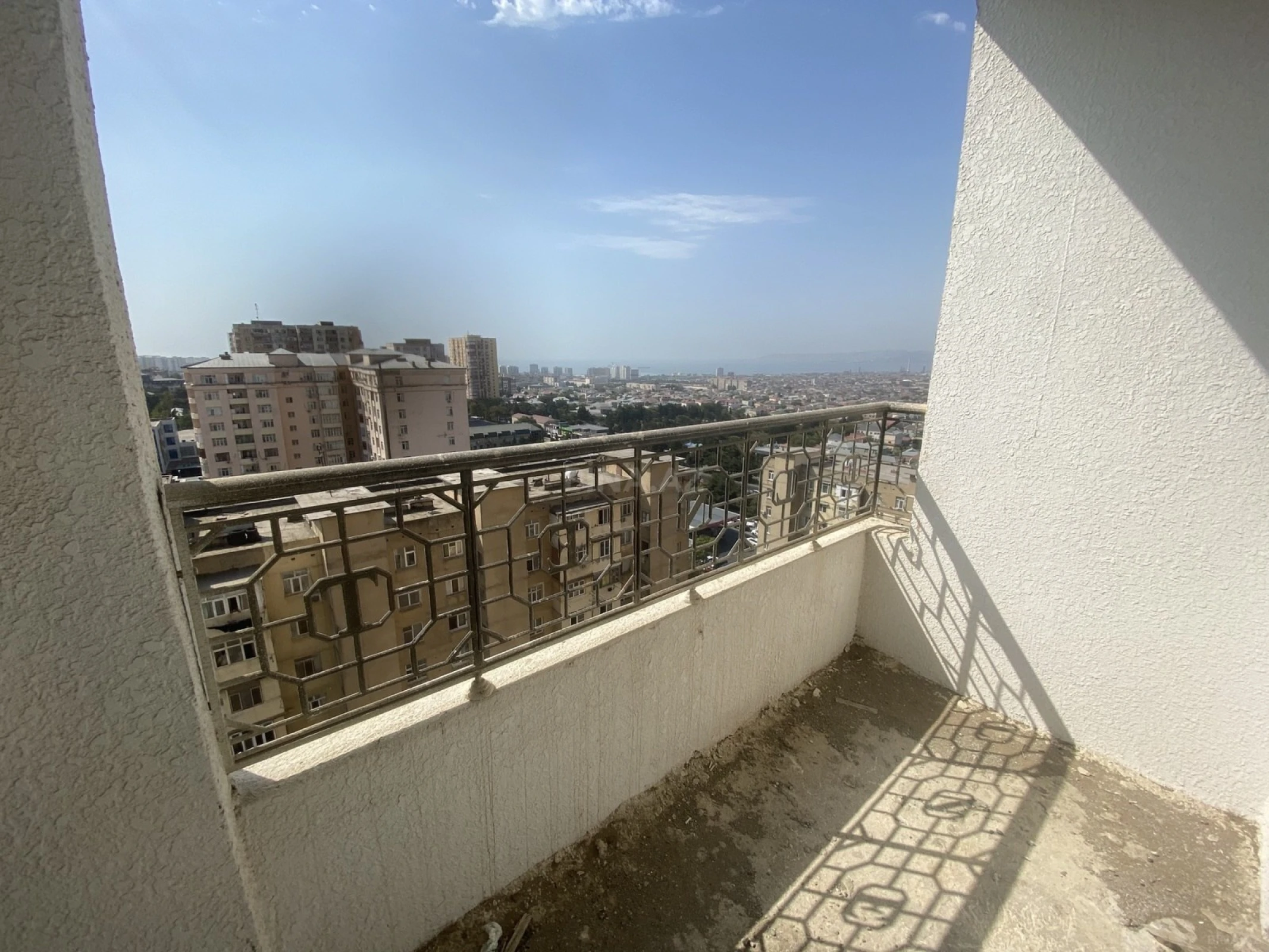 Satılır 3 otaqlı mənzil 153 m²
