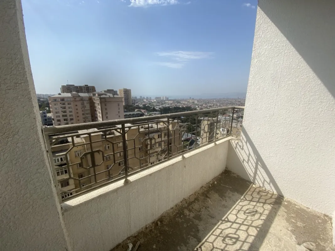 Satılır 3 otaqlı mənzil 153 m²