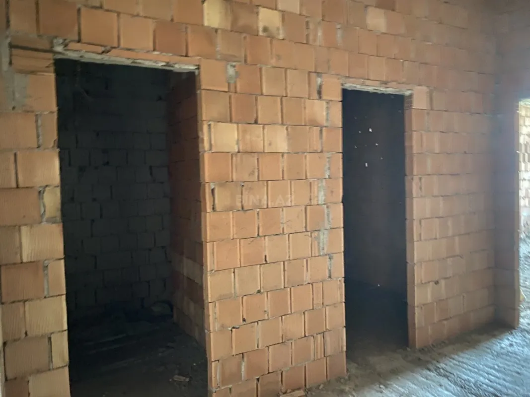 Satılır 3 otaqlı mənzil 153 m²