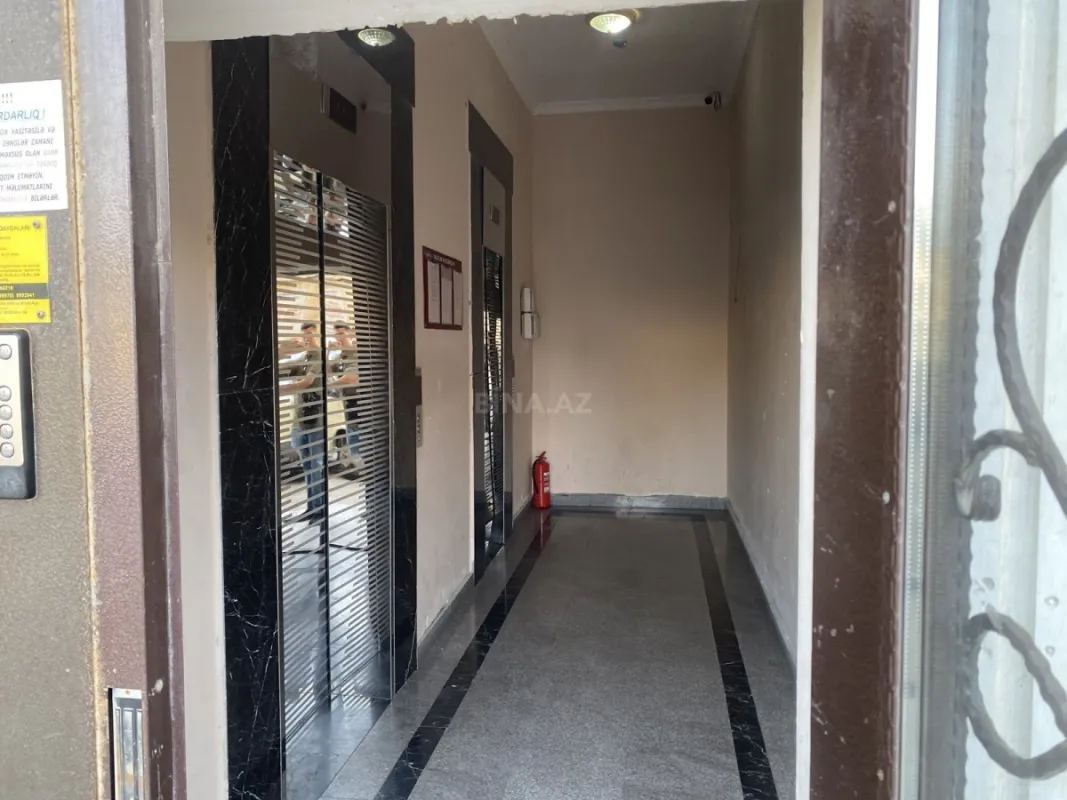 Satılır 3 otaqlı mənzil 153 m²