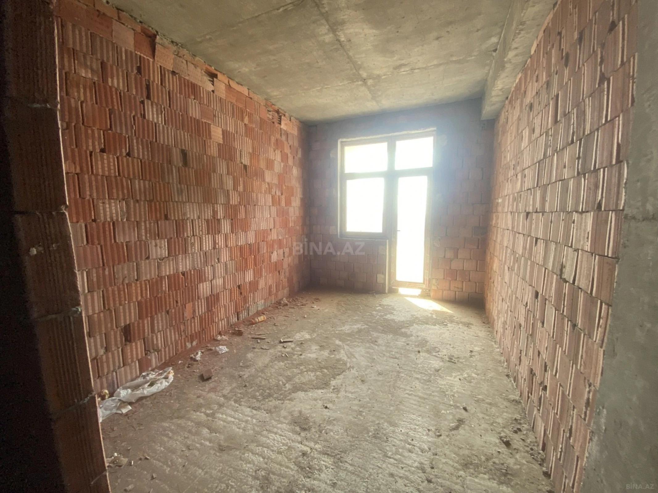 Satılır 3 otaqlı mənzil 153 m²