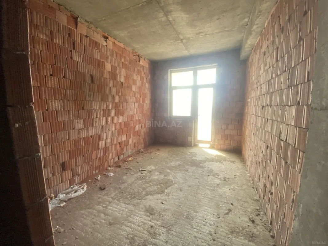 Satılır 3 otaqlı mənzil 153 m²