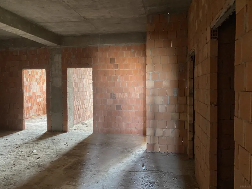 Satılır 3 otaqlı mənzil 153 m²