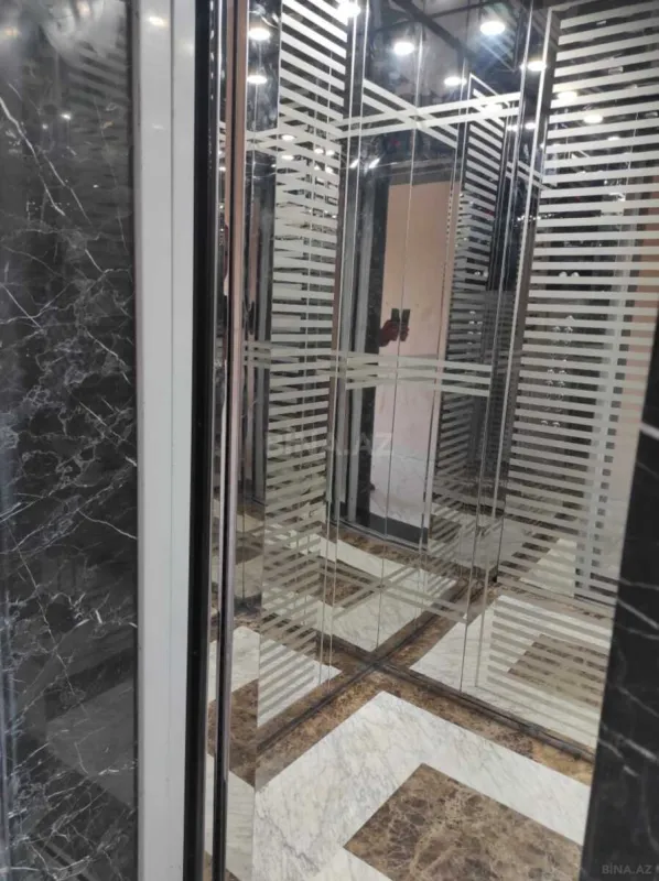 Satılır 3 otaqlı mənzil 153 m²