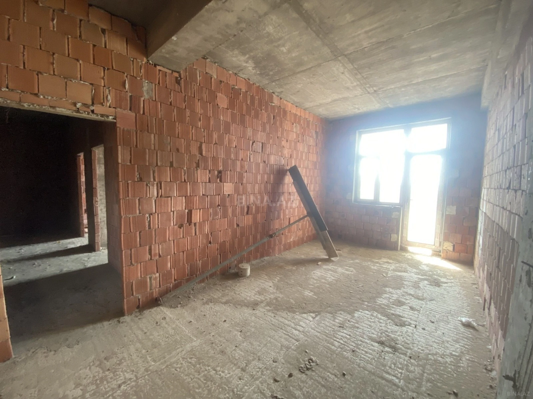 Satılır 3 otaqlı mənzil 153 m²