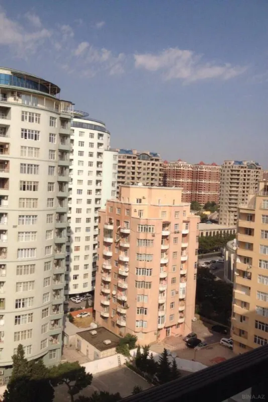 Kirayə verilir 2 otaqlı mənzil 110 m²