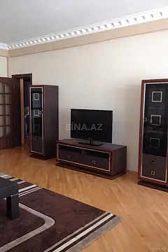 Kirayə verilir 2 otaqlı mənzil 110 m²