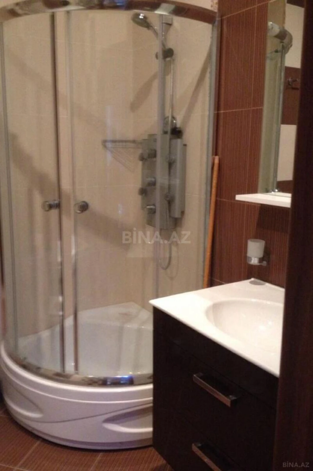 Kirayə verilir 2 otaqlı mənzil 110 m²